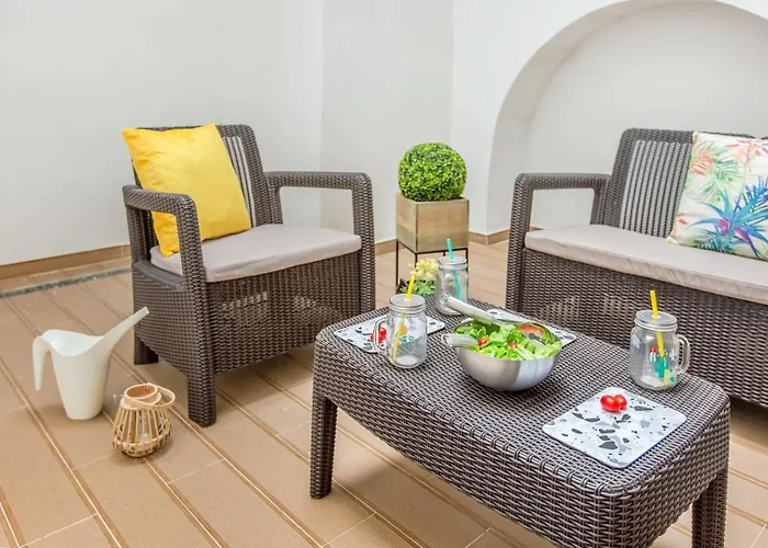 Santa Catarina Experience In Porto